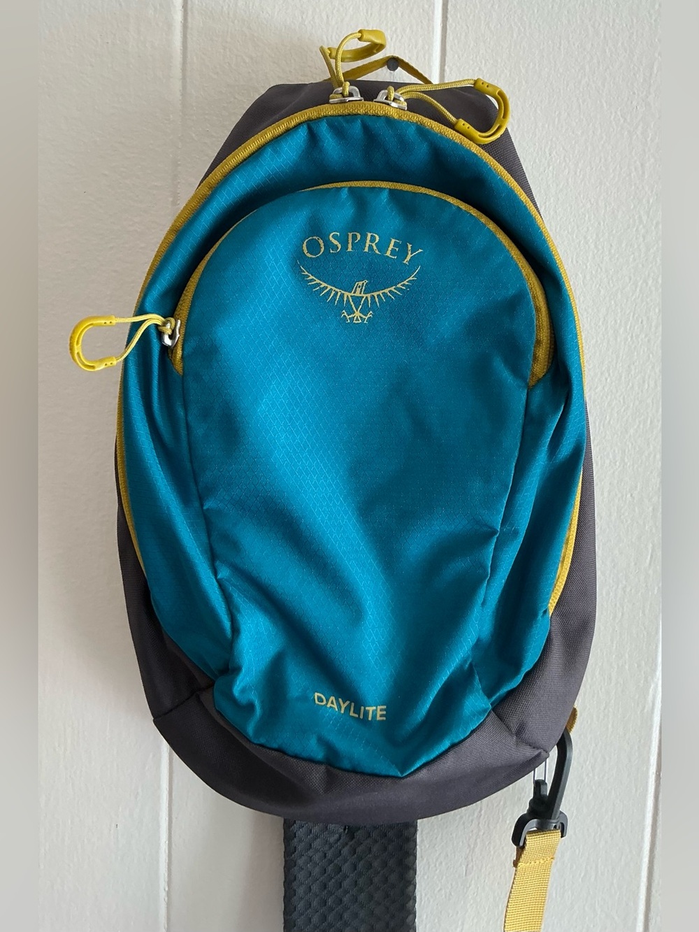 A Rare HTF Zip Osprey Daylite Sling Bag Blue/Grey Crossbody Backpack